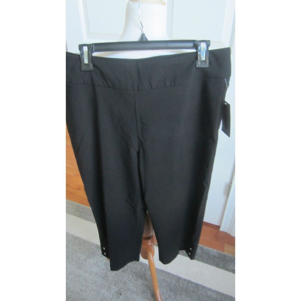 NWT ALLISON DALEY BLACK STRETCH CAPRI WITH BUTTON ACCENT ON LEG SIZE 12